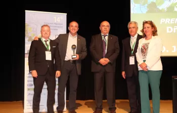 El programa de Julia Otero en Onda Cero recibe el premio \"Madre Tierra\" de la FER