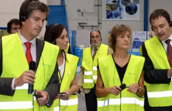 La Ministra de Medio Ambiente Isabel Garcia Tejerina inaugura la nueva fábrica de tuberías TOM© de Molecor