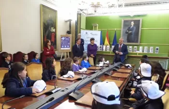 El Ayuntamiento de Oviedo y Aqualia entregan los premios del XIV Concurso Internacional de Dibujo Infantil