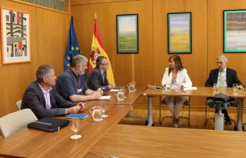 Liana Ardiles re reúne con representante del Gobierno de Asturias para tratar el Pacto Nacional del Agua