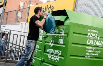 El reciclaje y la reutilización de ropa usada en España alcanzan las 276.000 toneladas en 30 años