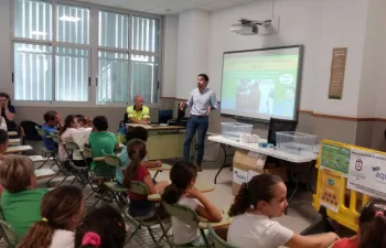 Alumnos del municipio de Candelaria se apuntan a la lucha contra las toallitas