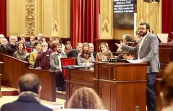 El Parlamento balear aprueba su primera Ley de residuos y suelos contaminados