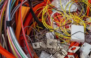 Desarrollan nuevos compuestos de yeso que incorporan desechos de plásticos de cables