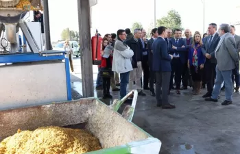 Emasesa avanza en un proyecto de producción de biogás y compost a partir de naranjas