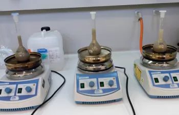 Reutilizan los residuos de la obtención de biocombustibles para mejorar materiales cerámicos