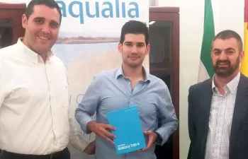 Pasarse a la factura electrónica tiene premio con Aqualia en Almería