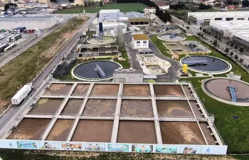 La vida piscícola vuelve a la riera de Figueres gracias a las mejoras implementadas en la depuradora