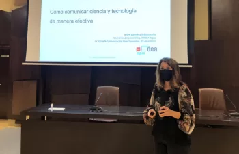 Belén Barroeta de IMDEA Agua participa en la IV Jornada de Comunicación del Foro Transfiere