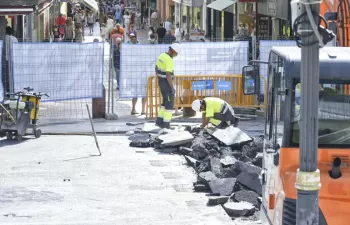 Comienzan las obras de renovación de las redes de agua en la Plaza Costa del Sol de Torremolinos