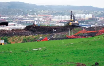 Empresas internacionales presentan en Bilbao soluciones para suelos contaminados aplicables en Zorrozaurre