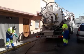 Aqualia extrae 145.000 kilos de residuos de las alcantarillas de Morón