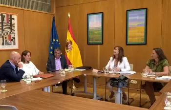 Liana Ardiles trata el Pacto Nacional del Agua con el director de Gestión Técnica de Medio Ambiente de Melilla