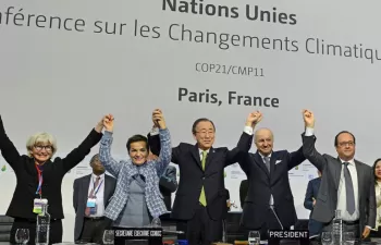 195 naciones alcanzan un acuerdo histórico en París para frenar el cambio climático