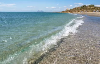 Gestionar la escasez de agua en enclaves turísticos mediante optimización del ciclo integral