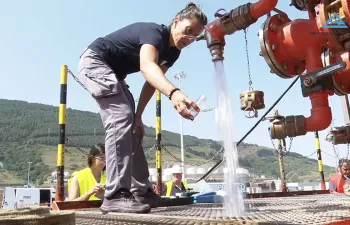El Consorcio de Aguas Bilbao Bizkaia incorpora un buque cisterna para abastecer a Busturialdea
